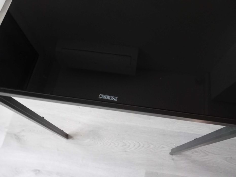 Mesa de jantar tampo em vidro