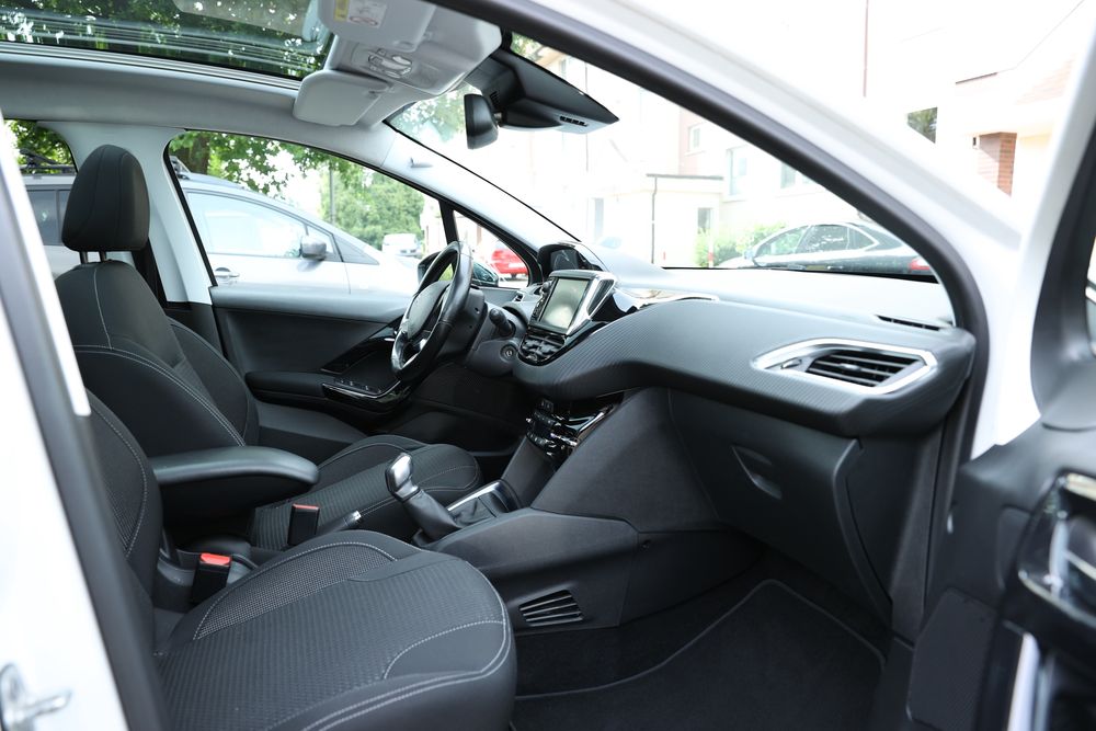 Peugeot 208 1.2 Puretech 100km