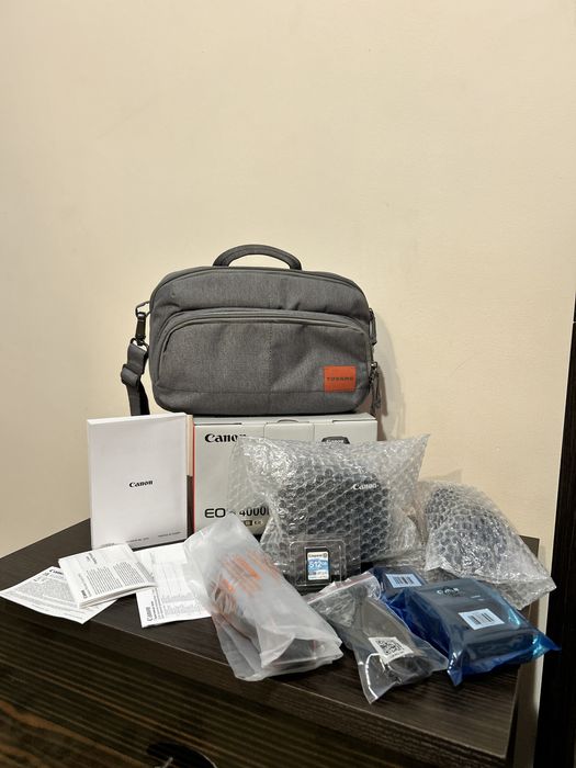 Canon EOS 4000D + Подарунки