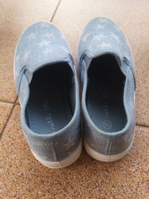 Trampki wsuwane w gwiazdki Nelli Blu 30 rozmiar 18cm maks stopa