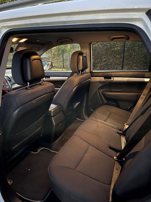Продаж автомобіля Kia Sorento