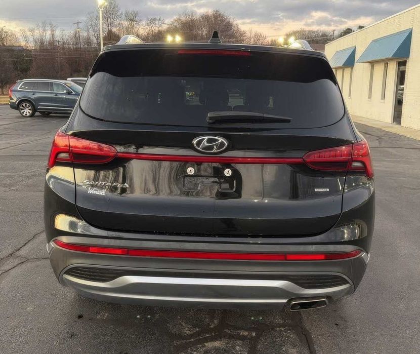 Hyundai Santa Fe Limited      2021
