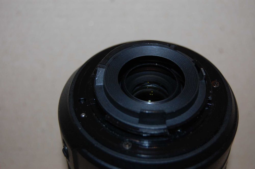 Об'єктив Nikon DX AF-S Nikkor 55-200mm 1:4-5.6GII ED VR II