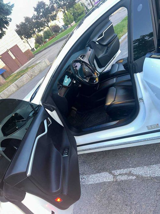 Tesla Model S 2017 VIN 5YJSA1E19HF218531 фото оголошення 9 з 23