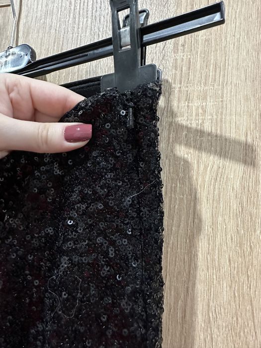 Spodnie/legginsy z cekinami czarne jak NOWE