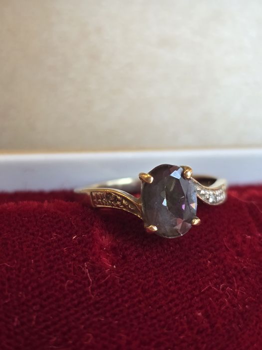 Złoty pierścionek mistyk topaz I diamenciki