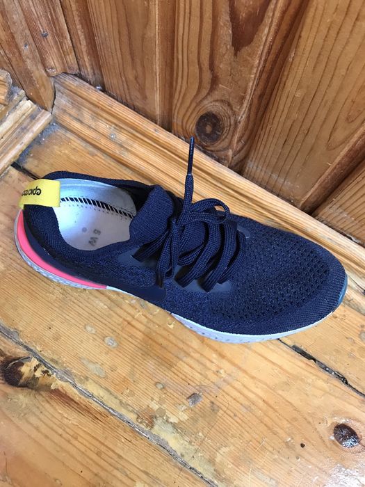 Nike кросівки.