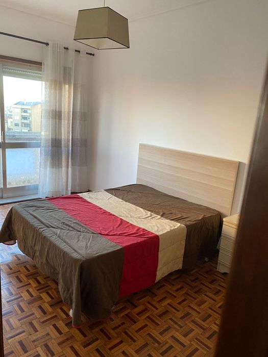 Arrenda-se 4 Quartos Apartamento T4