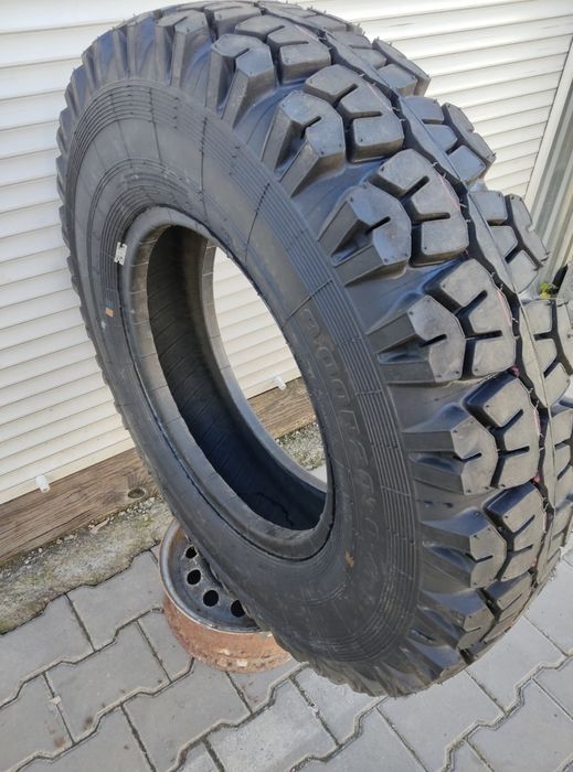 Продаю шину Лапа 260/508або (9.00-20) Росава нс 12