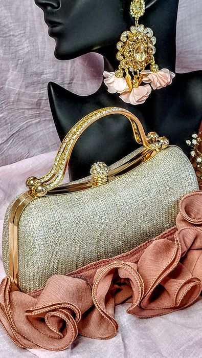 Złota, elegancka,wieczorowa torebka,inkrustowane rączki