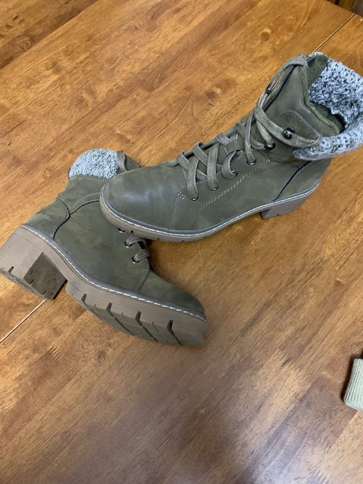 Продам нові ботинки