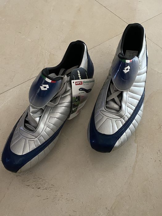 Buty sportowe korki firmy LOTTO