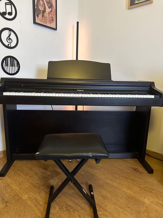 Piano digital Roland 147re - Mais barato da OLX