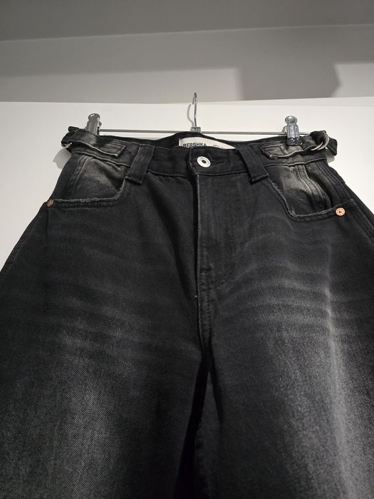 Piękne czarne jeansy BERSHKA  34 jak Nowe