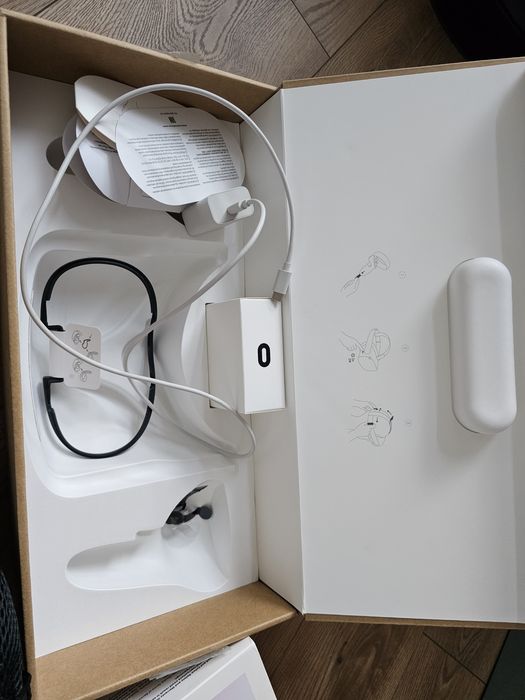 Продам Oculus Quest 2 (128gb) шолом віртуальної реальності