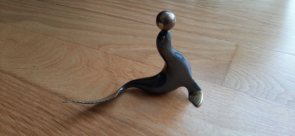 Foca em latão para decoração
