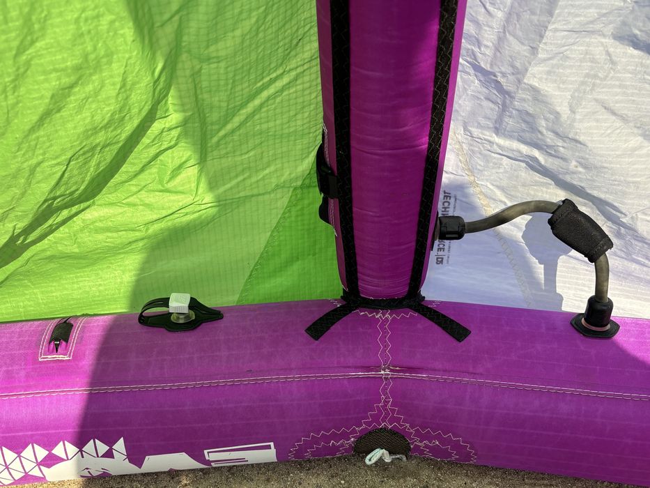 Zestaw latawców North Evo 8 i 11m z barem