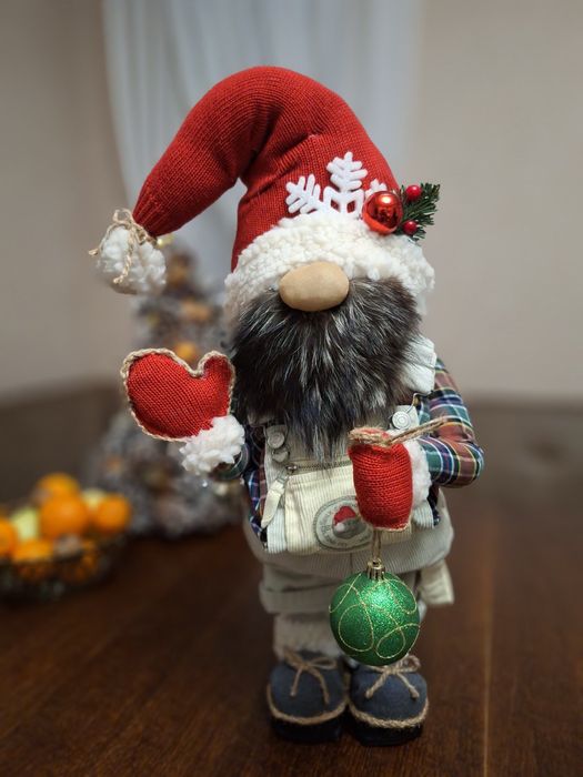 новорічний Скандинавський  Гном на подарунок, прикраса
