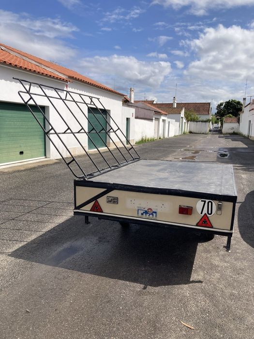 Auto tenda atrelado