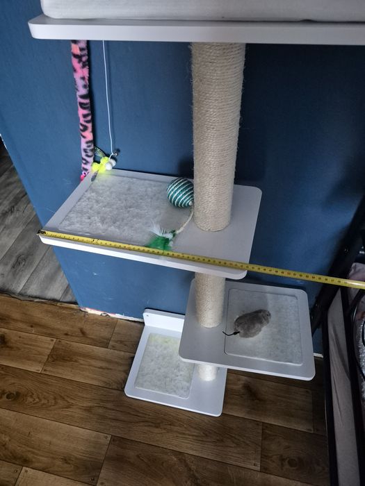 Drapak biały naścienny