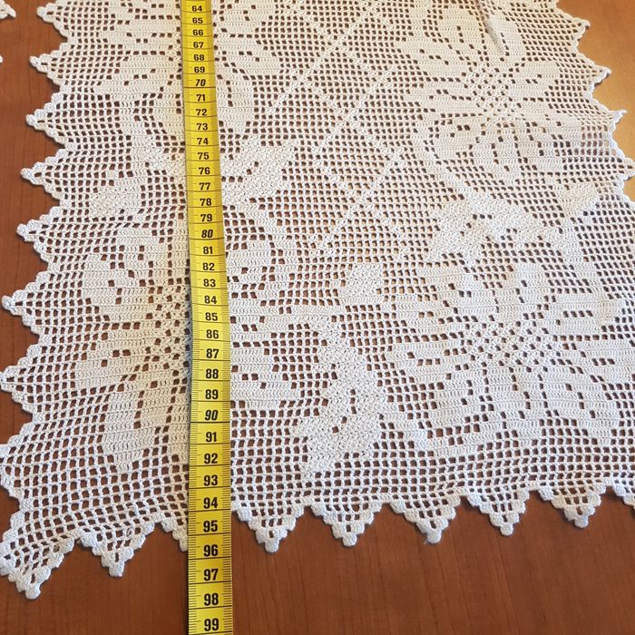 Conjunto de panos de renda feitos à mão