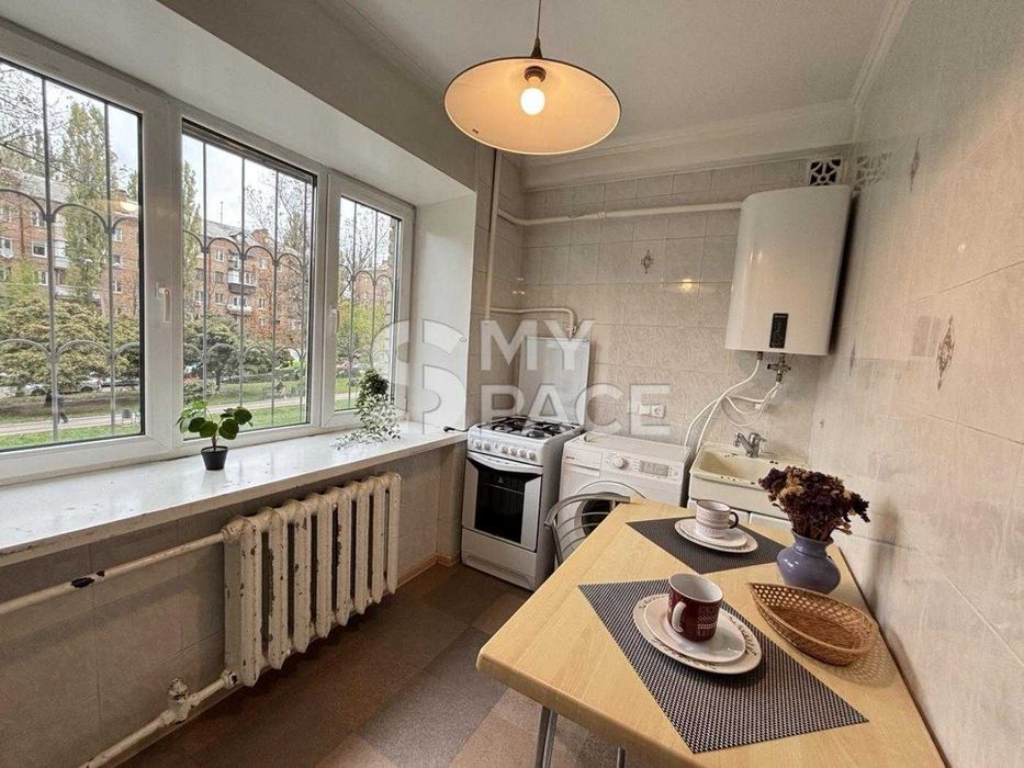 БЕЗ КОМІСІЇ Продаж 3-к квартири вул.Антонова 43 Солом'янський район