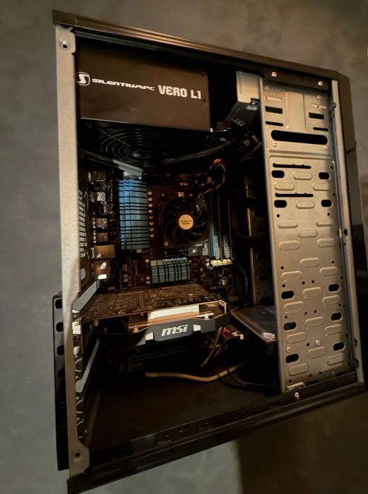 Komputer stacjonarny + monitor Samsung | GTX 1050 | Windows 10