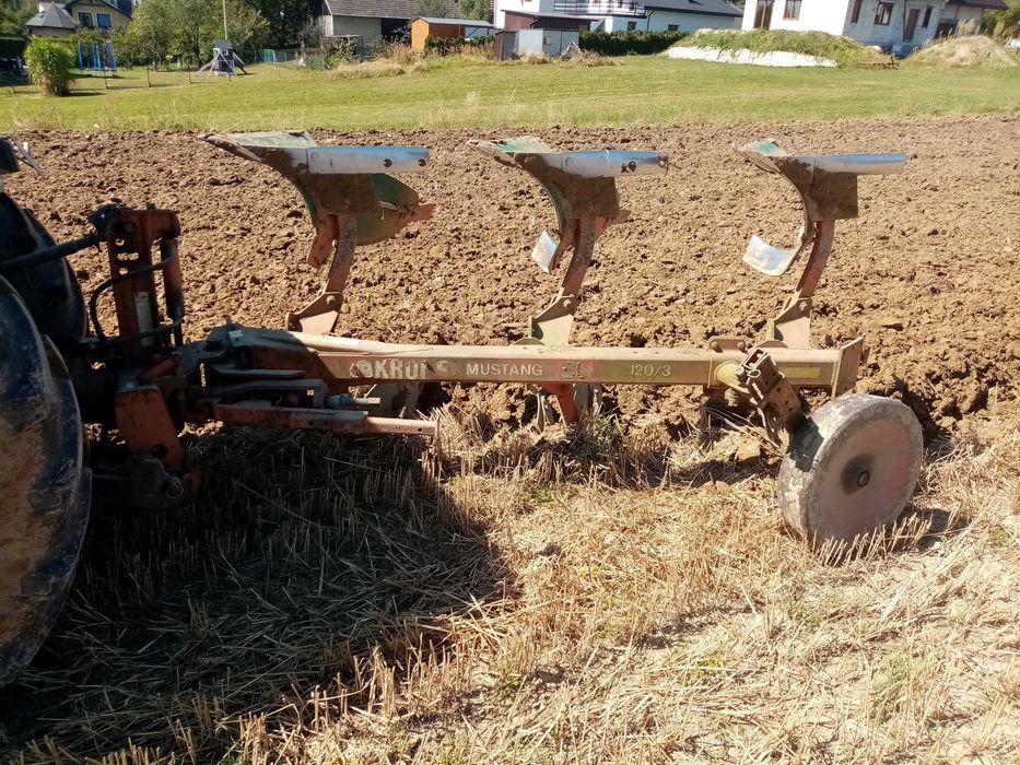 Pług 3 skibowy obrotowy