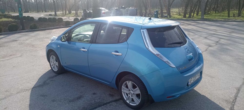 Nisan Leaf 24кВт 2012