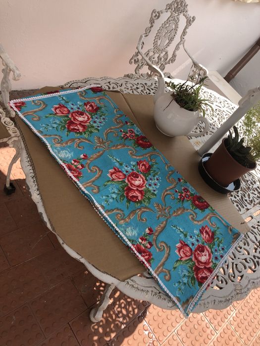 Bonita toalha pequena  para cozinha 72 X 96 cm