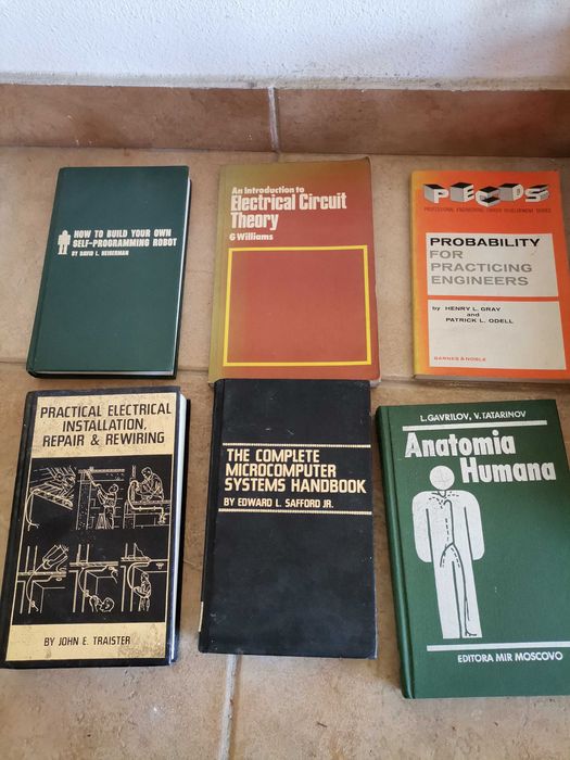 Vendo cerca de 40 livros