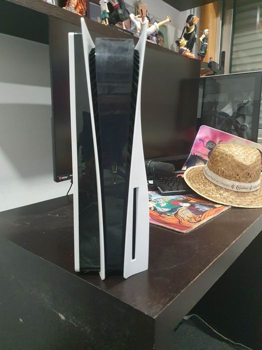 Ps5 fisico 825gb  com ecra 4k 60hz  portatil da G-story  mais um comando e spider man miles morales e spider man 2 em fisico