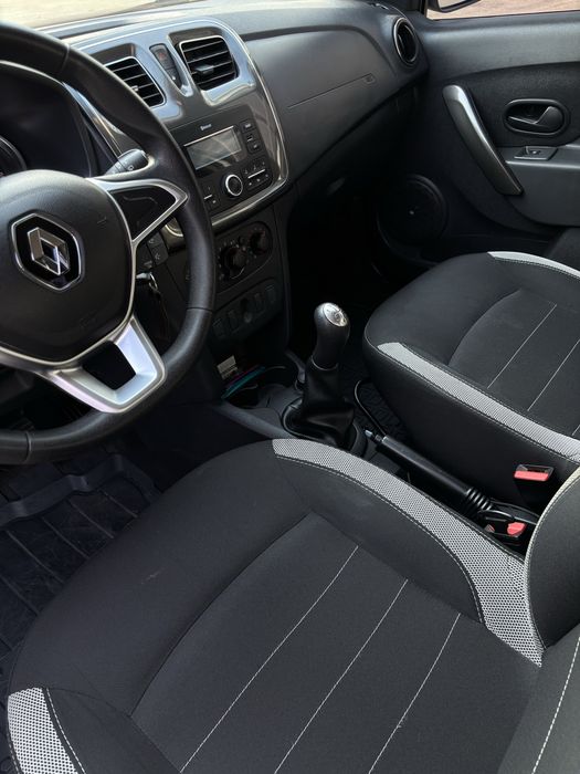 Продам Renault Sandero 2020