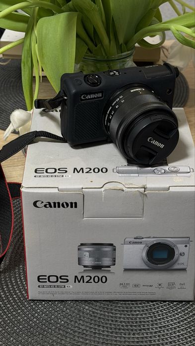 Фотоапарат Canon eos m200