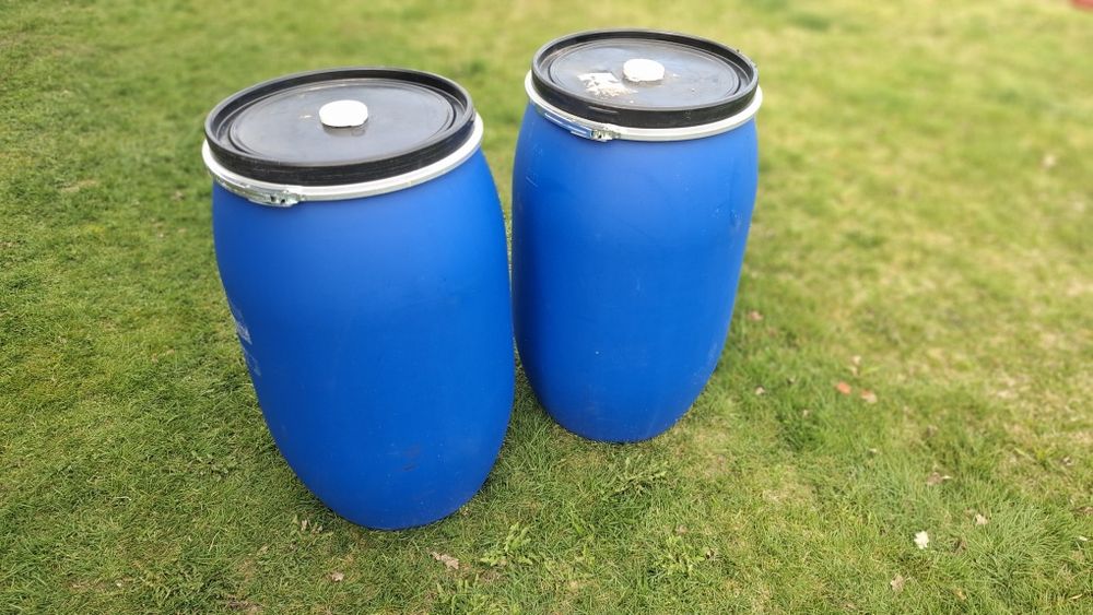 Beczki plastikowe 200l
