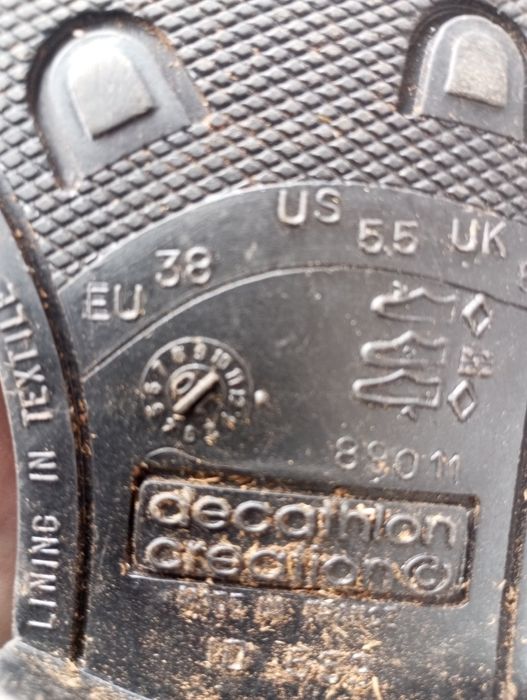 Kalosze damskie / dziewczęce, 4 pary, rozmiary 34, 35, 36 i 38.