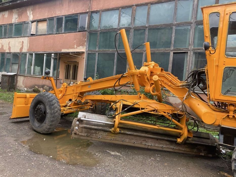 Автогрейдер ДЗ-122