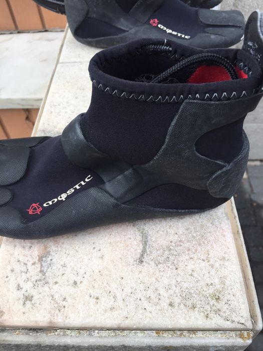 Botas de neopreme ,da famosamarca Mystic ,para desportos nauticos44,45