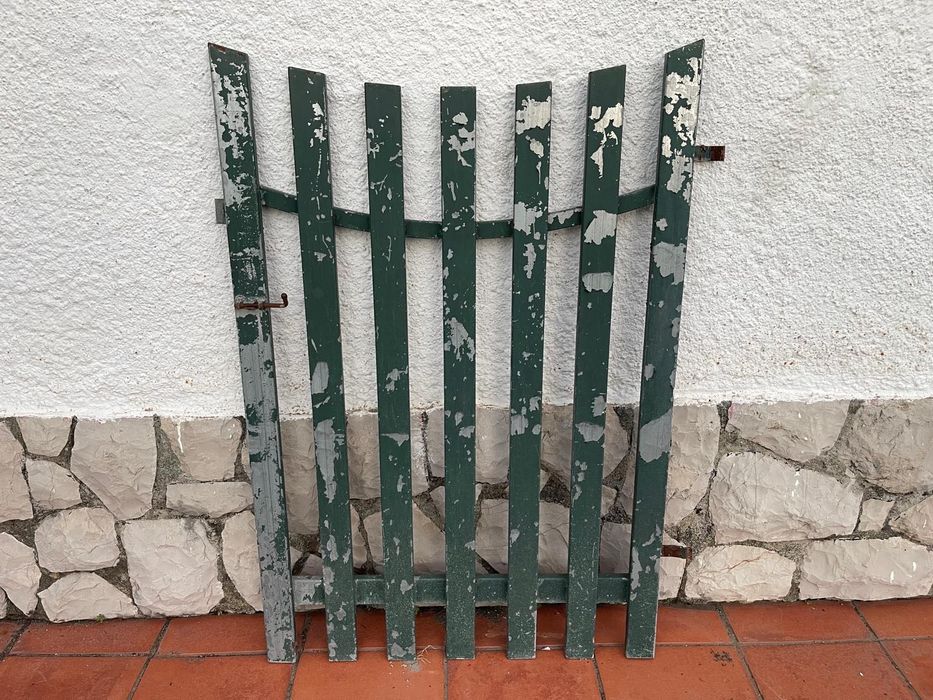 Portão em ferro com 120x81cm