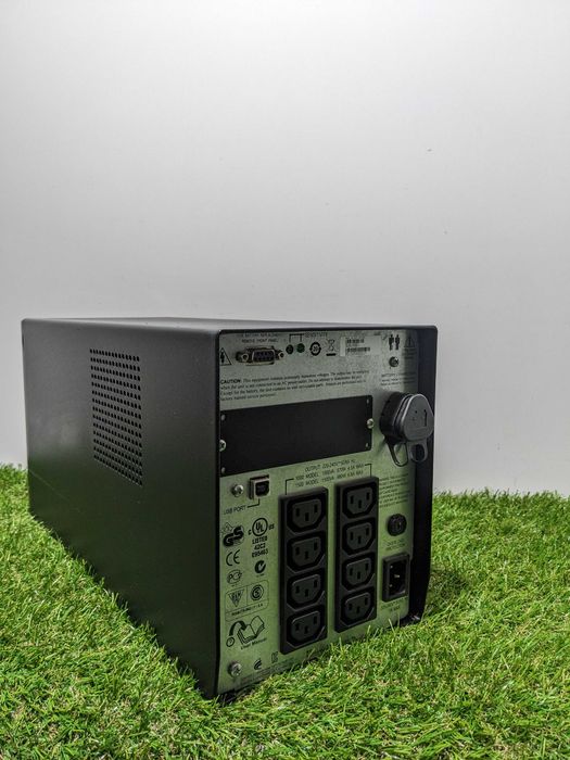 Источник бесперебойного питания (ИБП) APC Smart-UPS 1500VA