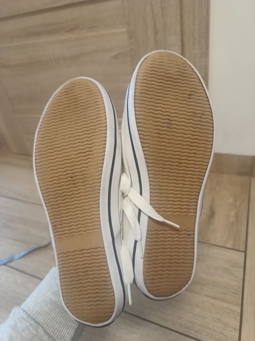 Damskie białe wiązane materiałowe buty trampki