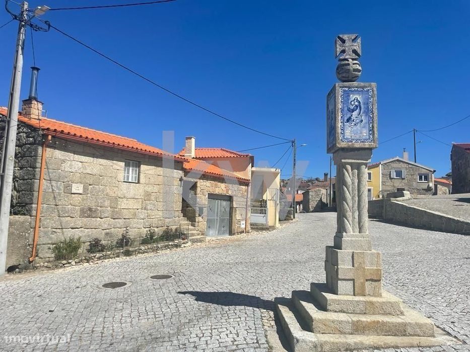 Quinta rural com 3 hectares completa com equipamentos e tractor