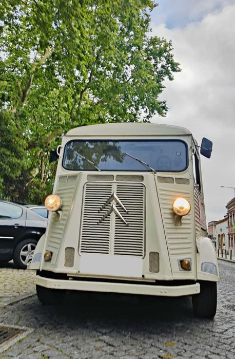 Aluguer de Veículos para Festas/ Eventos - Citroën HY e Piaggio Ape