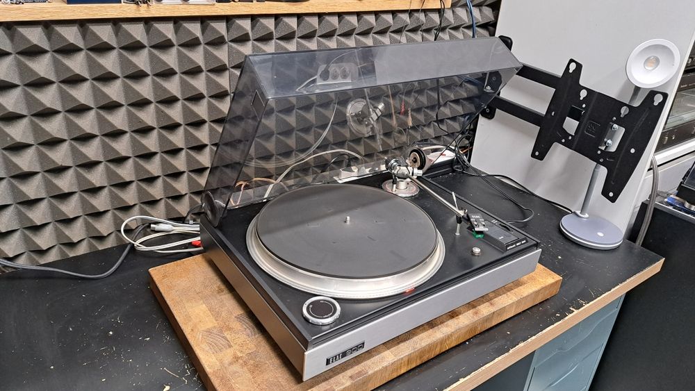 Gramofon Elac PC-900