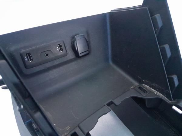 Consola central RENAULT Megane IV (B9A/M_)
