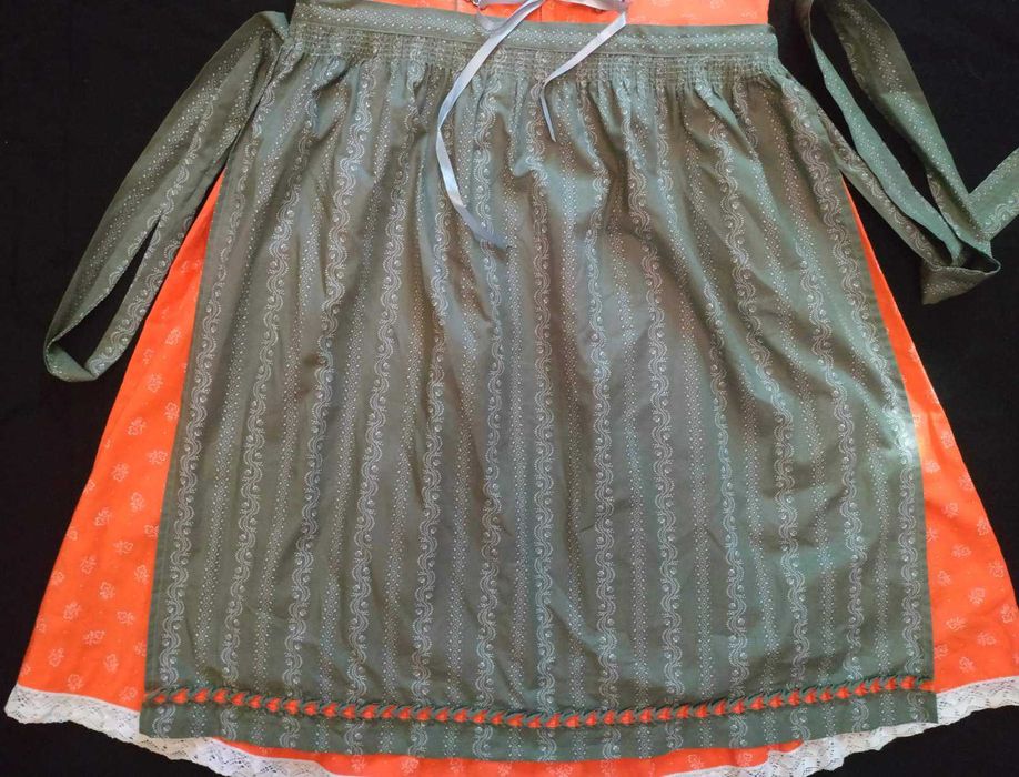 Карнавальньное платье австрийской девушки Октоберфест,
размер 44 L/xl