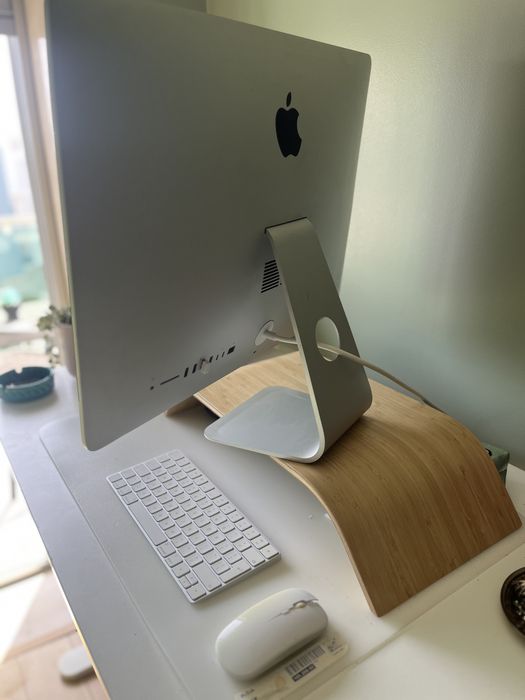 Apple iMac 21.5” | Intel Core i5 | 16GB RAM | SSD 1TB | Retina 4k | Teclado + Rato