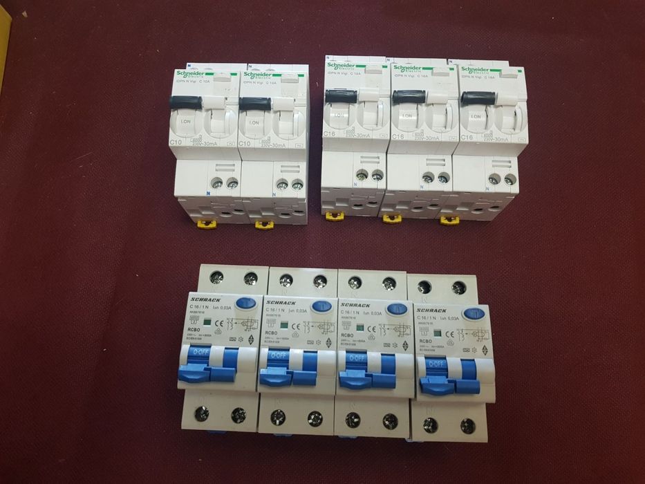 Диф автоматы на 16 А и контакторы.