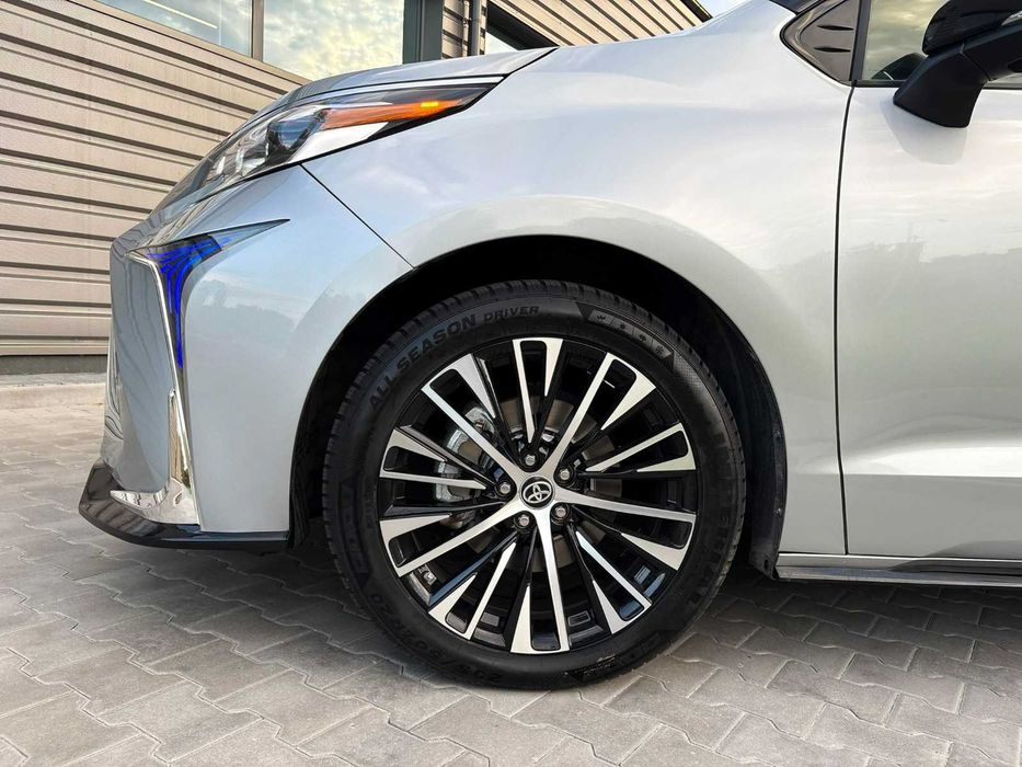 Felgi 20" TOYOTA 5x114.3 8J ET30 SIENNA Highlander RAV4 Lexus RX NX ES UX