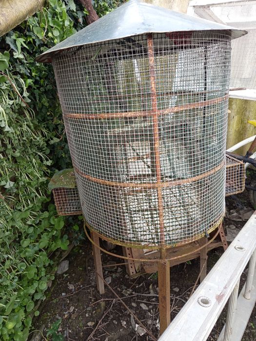 Gaiola.toda.em.ferro